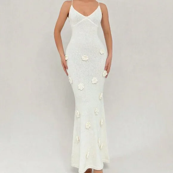 Beige Elegant Women's Backless Knit Dress With Tailored Flowers - Picture 1 of 5